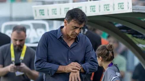 Mesmo classificado, torcida do Grêmio não aprovou escolhas e comportamento de Gustavo Quinteros
