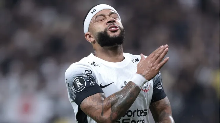 Memphis perdeu um gol incrível na partida diante do Universidad Central