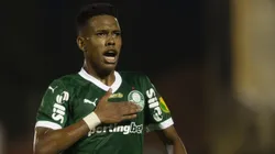 Estêvão, jogador do Sao Bernardo, comemora seu gol durante partida contra o Palmeiras no estadio Primeiro de Maio pelo campeonato Paulista 2025. Foto: Anderson Romao/AGIF