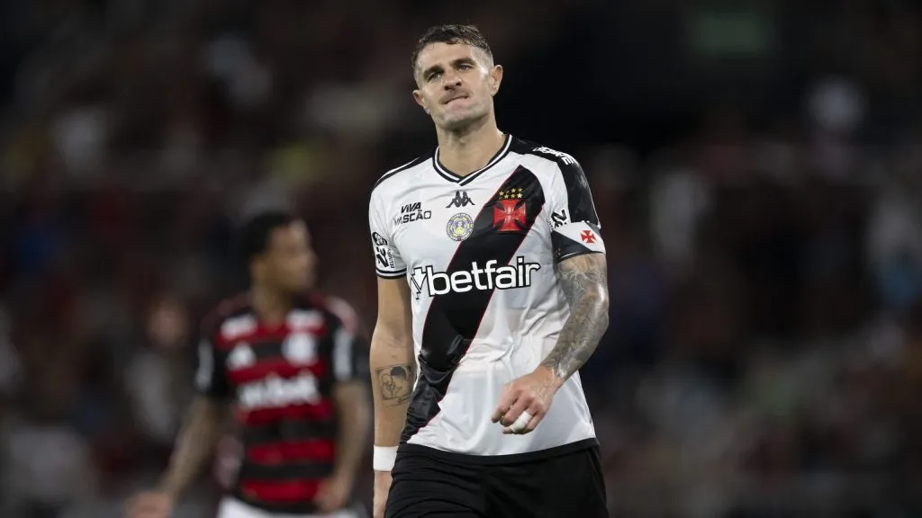 Vegetti durante partida. Foto: Jorge Rodrigues/AGIF