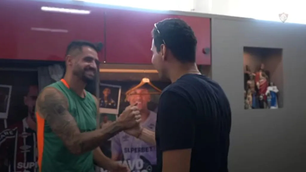 Renato Augusto aparece em vídeo de volta de Ganso – Foto: Reprodução/Flu TV