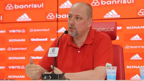Alessandro Barcellos, presidente do Internacional, em coletiva. Foto: Ricardo Duarte/Internacional.