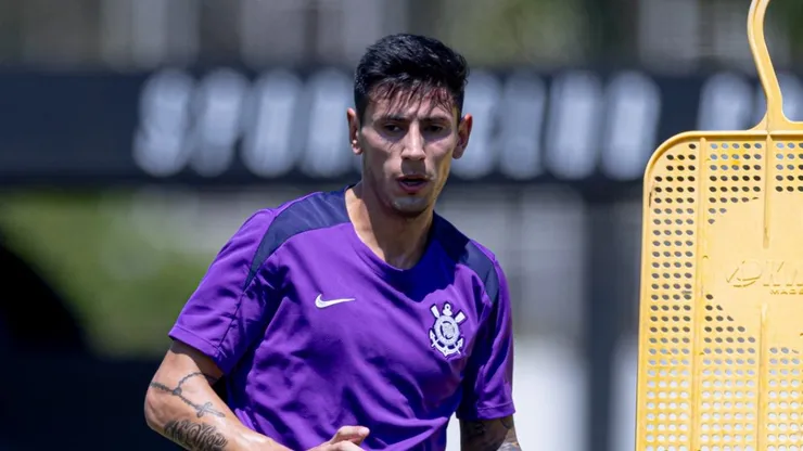 Angileri nos primeiros treinos pelo Coringão