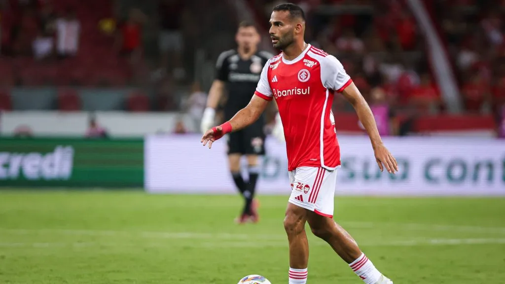 Thiago Maia durante partida. Foto: Maxi Franzoi/AGIF