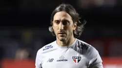 Treinador argentino em partida do Brasileirão de 2024