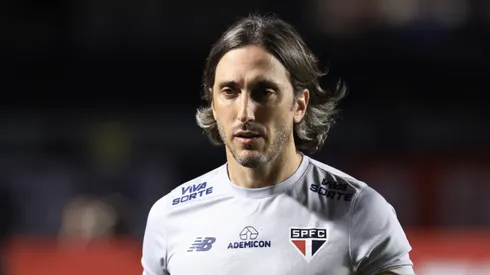 Treinador argentino em partida do Brasileirão de 2024