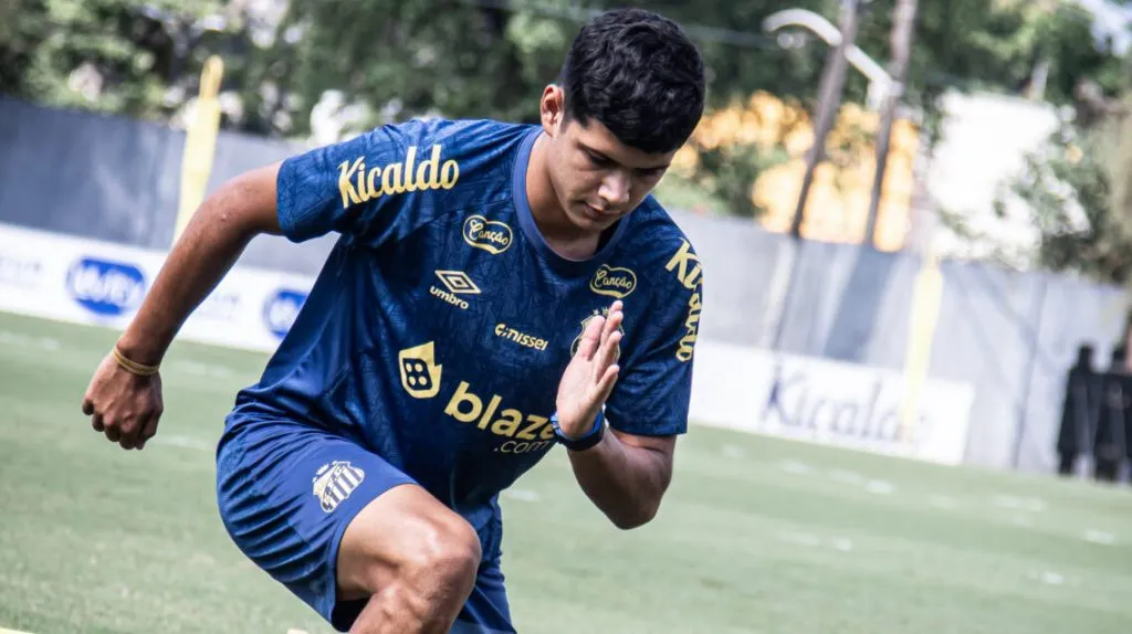 Aguayo treinando. Foto: Raul Baretta/Santos FC