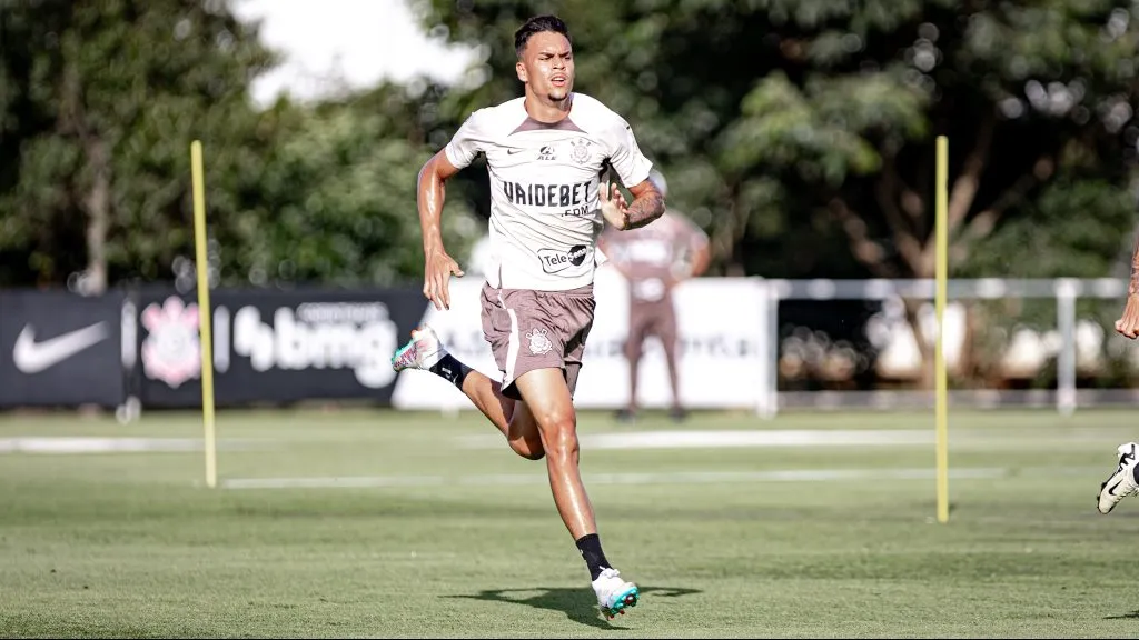 João Pedro Tchoca jogador do Corinthians durante treino no Centro de Treinamento CT Joaquim Grava. Foto: Leonardo Lima/AGIF