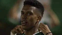 Estêvão jogador do São Bernardo comemora seu gol durante partida contra o Palmeiras no estádio Primeiro de Maio pelo campeonato Paulista 2025.