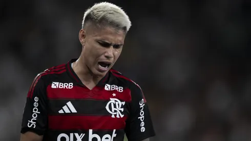 Luiz Araujo, jogador do Flamengo, lamenta durante partida contra o Vasco no estadio Engenhao pelo campeonato Carioca 2025. Foto: Jorge Rodrigues/AGIF