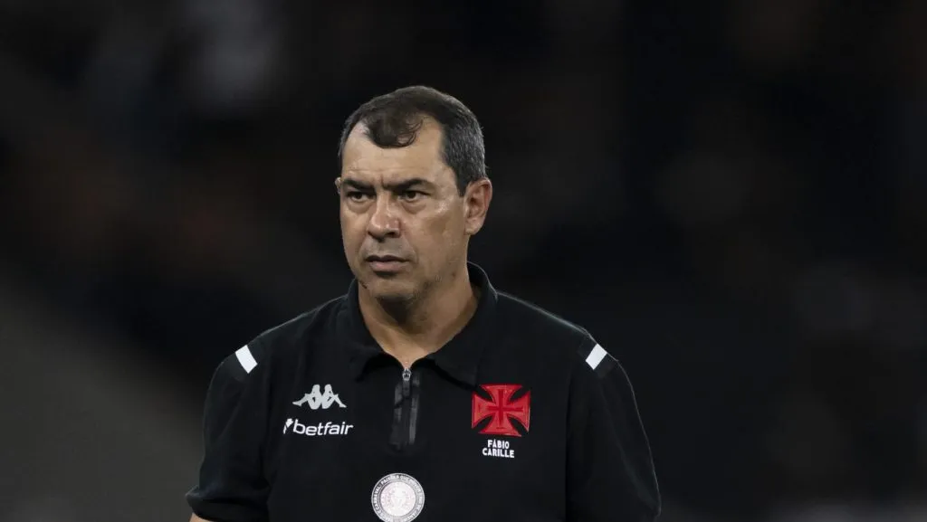 Foto: Jorge Rodrigues/AGIF – Carille aprovou e novo meia-atacante deve chegar na Colina.