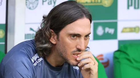 Luis Zubeldia técnico do São Paulo durante partida contra o Palmeiras no estádio Arena Allianz Parque pelo campeonato Paulista 2025.