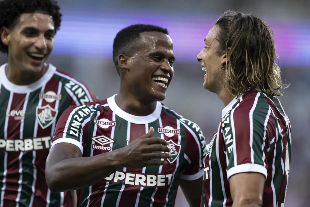 Canobbio jogador do Fluminense comemora seu gol com Jhon Arias – Foto: Jorge Rodrigues/AGIF
