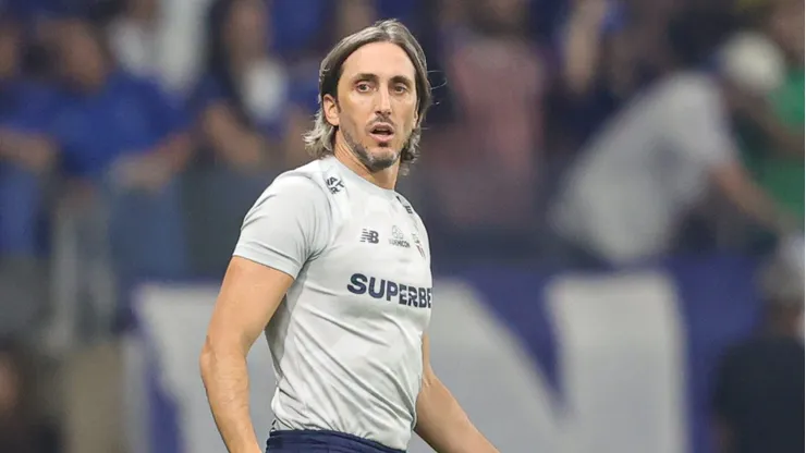 Luis Zubeldía liga alerta nos bastidores do São Paulo - Foto: Gilson Lobo/AGIF