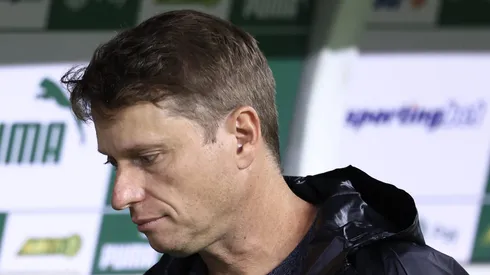 SP - SAO PAULO - 28/01/2025 - PAULISTA 2025, PALMEIRAS X BRAGANTINO - Fernando Seabra tecnico do Bragantino durante partida contra o Palmeiras no estadio Arena Allianz Parque pelo campeonato Paulista 2025.