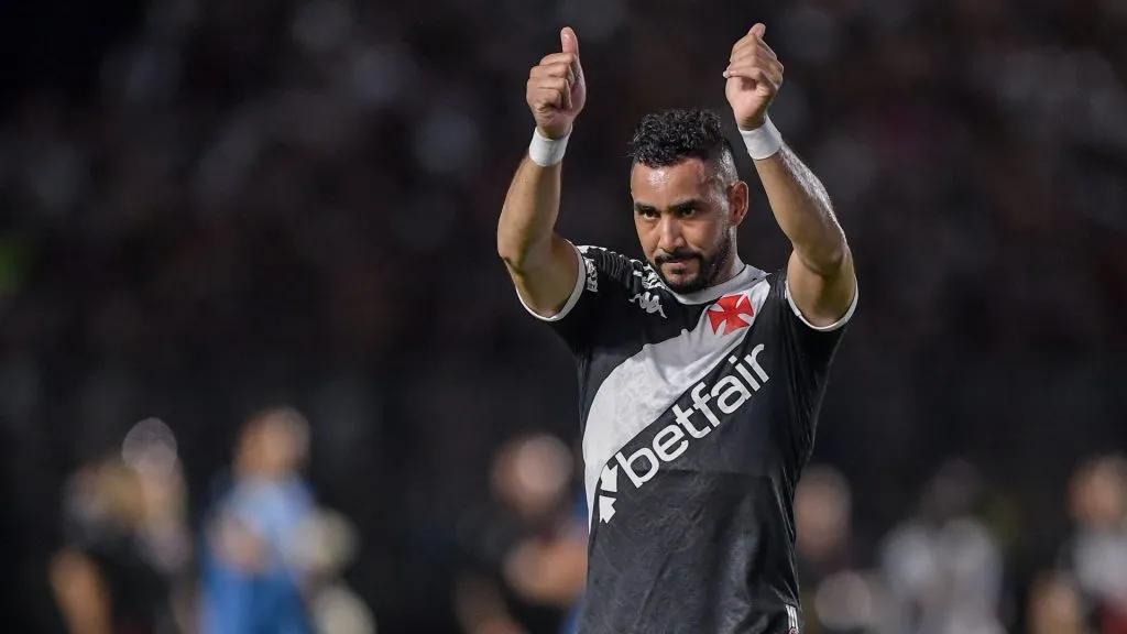 Dimitri Payet durante o Clássico da Amizade no Cariocão – Foto: Thiago Ribeiro/AGIF