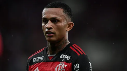 Wesley em partida pelo Flamengo. Foto: Thiago Ribeiro/AGIF