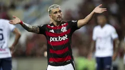 Arrascaeta defendendo o Flamengo no Campeonato Carioca Foto: Jorge Rodrigues/AGIF