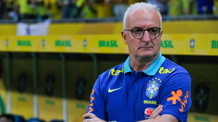 Após lesão no Atlético-MG, Dorival Júnior descartou Hulk.