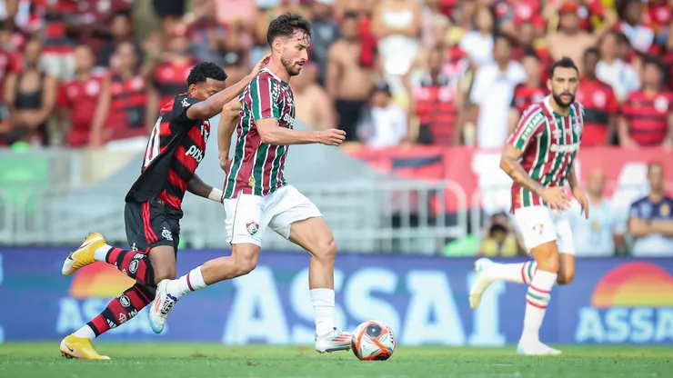 Disputa de bola em Fla-Flu válido pela Campeonato Carioca. Foto: Foto: Marcelo Gonçalves/Fluminense.