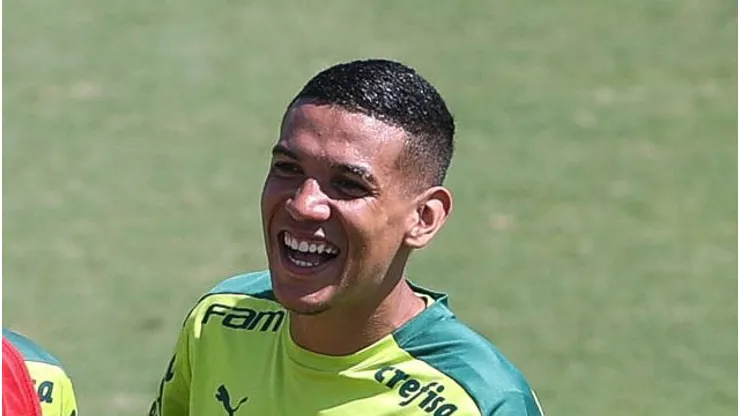 Naves durante treino pelo Verdão na Academia de Futebol. (Foto: Cesar Greco).