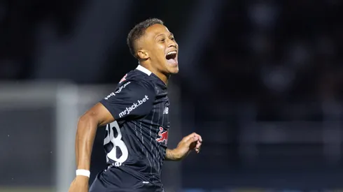 Vitinho jogador do Bragantino comemora seu gol durante partida contra o Corinthians no estadio Nabi Abi Chedid pelo campeonato Brasileiro A 2024. Foto: Diogo Reis/AGIF