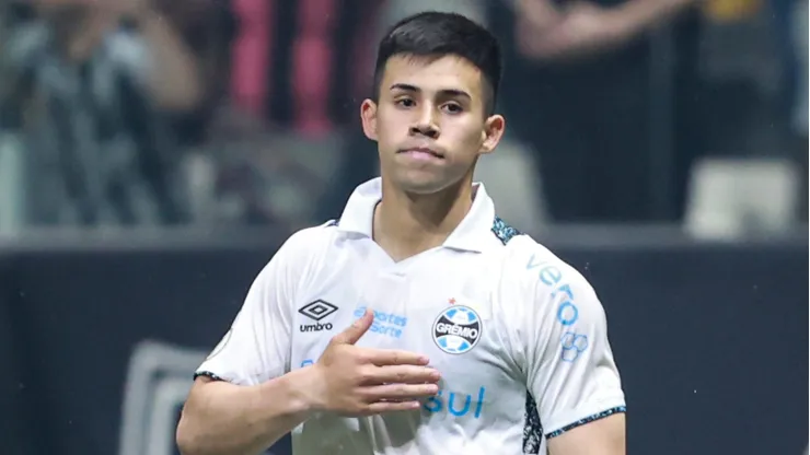 Aravena se recupera de lesão