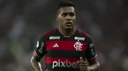 Alex Sandro está há três jogos afastado. Jorge Rodrigues/AGIF.