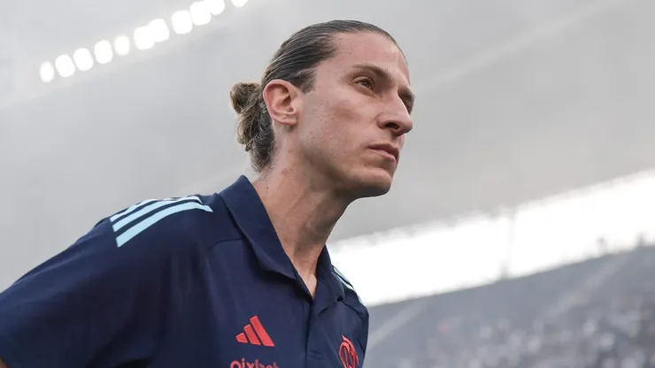 Filipe Luís no comando do Flamengo - Foto: Thiago Ribeiro/AGIF