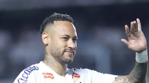 SP - SANTOS - 02/03/2025 - PAULISTA 2025, SANTOS X BRAGANTINO - Neymar jogador do Santos durante partida contra o Bragantino no estadio Vila Belmiro pelo campeonato Paulista 2025.