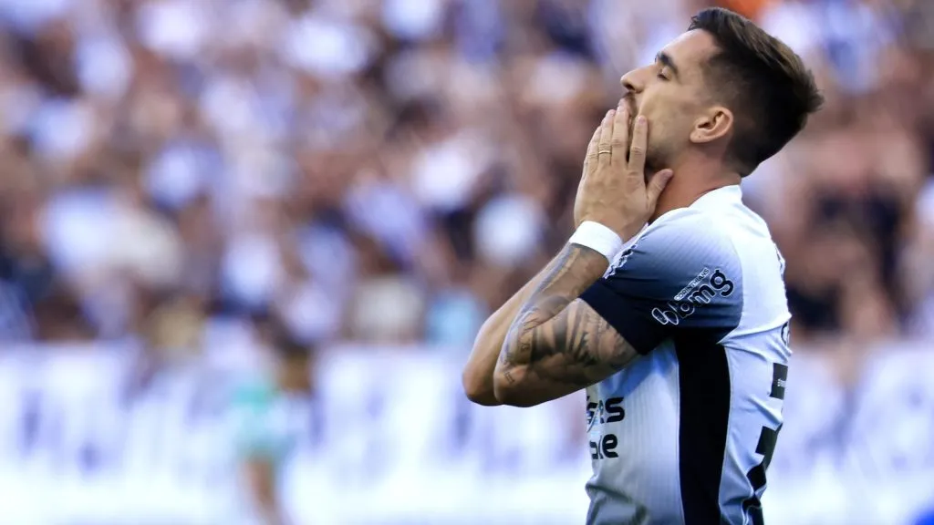 Coronado não aproveitou as chances que teve em 2025 - Foto: Marcello Zambrana/AGIF.