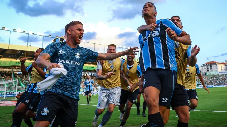 Grêmio venceu Juventude nos pênaltis após gol de Gustavo Martins, em lance que segue dando polêmica