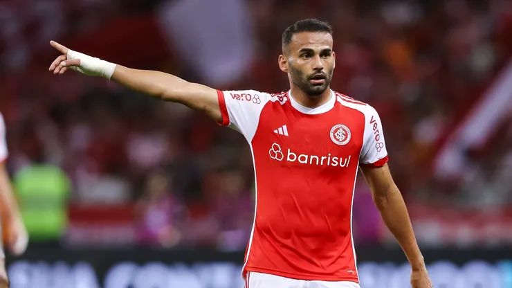 Thiago Maia em ação pelo Internacional -Foto: Tesch/Getty Images