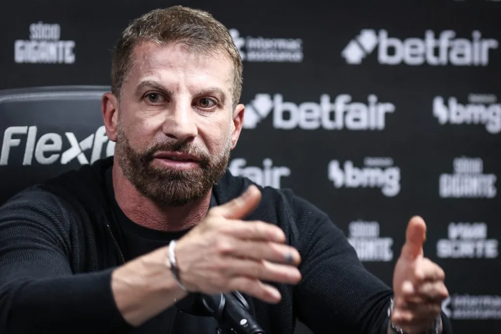 Pedrinho vem buscando organizar o Vasco –  Fotos: Dikran Sahagian/Vasco