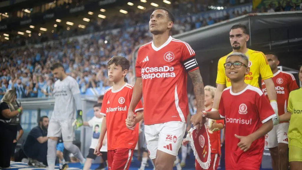 Alan Patrick entrando em campo. Foto: Ricardo Duarte/SCI