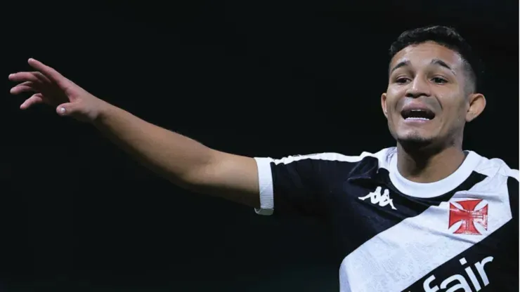 Adson em ação pelo Vasco da Gama - Foto: Ettore Chiereguini/AGIF