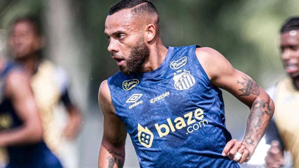 Guilherme é peça-chave com Pedro Caixinha - Fotos: Raul Baretta/ Santos FC.