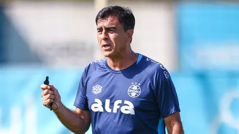 Quinteros em ação durante treino do Grêmio.