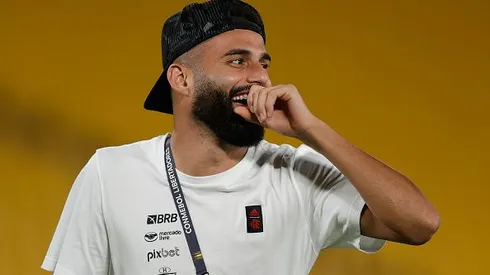 Thiago Maia antes de partida entre Flamengo e Barcelona de Guayaquil, pela final da Libertadores 2022. Foto: Buda Mendes