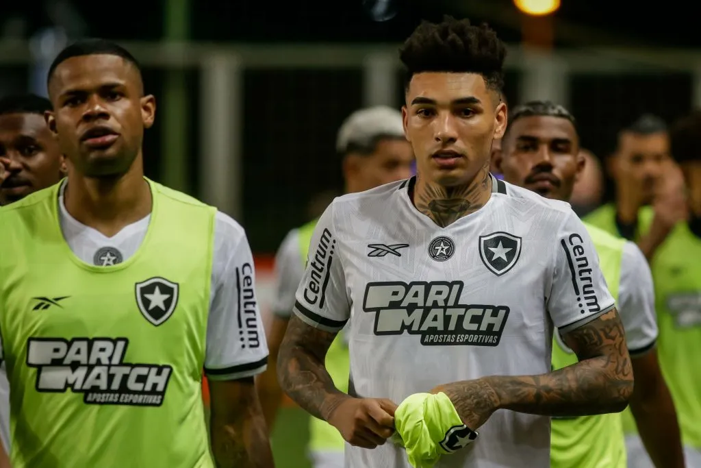 MG – BELO HORIZONTE – 20/11/2024 – BRASILEIRO A 2024, ATLETICO-MG X BOTAFOGO – Igor Jesus jogador do Botafogo durante partida contra o Atletico-MG no estadio Independencia pelo campeonato Brasileiro A 2024. Foto: Fernando Moreno/AGIF