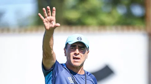 Quinteros durante o treinamento da manhã desta quarta-feira (5)