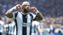 Memphis Depay entra na história do Corinthians em selete lista do clube. Foto: Marco Miatelo/AGIF