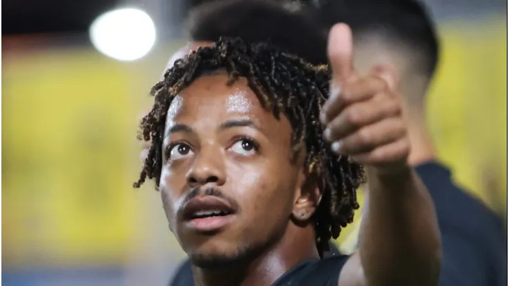 Ênio, atacante do Juventude