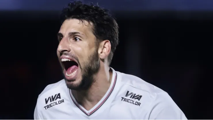 Calleri, centroavante titular do São Paulo