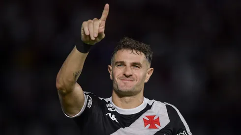 Vegetti em jogo pelo Vasco