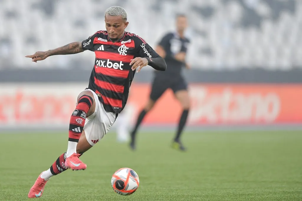 Wesley jogador do Flamengo