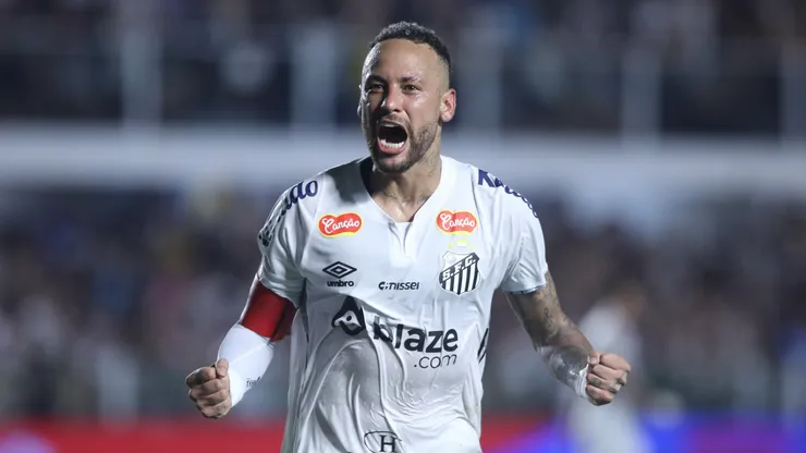 Neymar Jr. jogador do Santos durante partida contra o Agua Santa no estádio Vila Belmiro pelo campeonato Paulista 2025.
