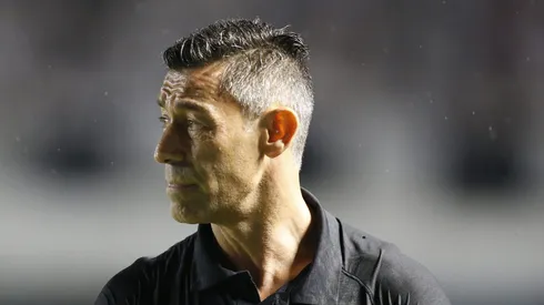 Pedro Caixinha tomou decisão difícil e tirou 2 jogadores dos planos do Santos para reta final do Estadual