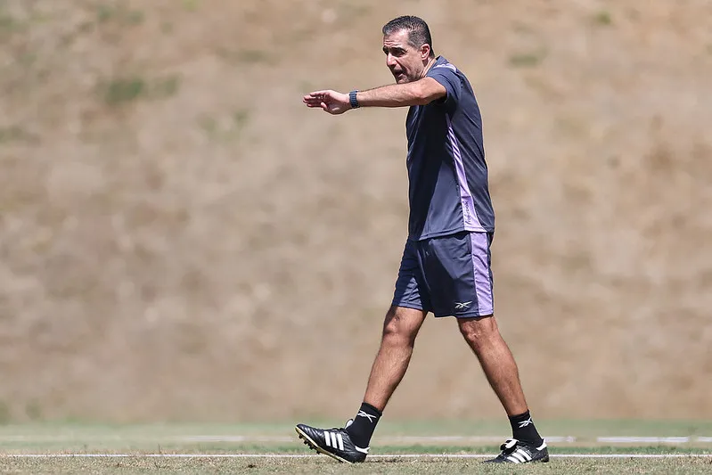 Renato Paiva já comandou seu primeiro treino no Botafogo. Foto: Vitor Silva/Botafogo