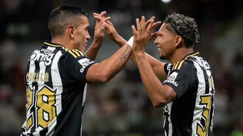 RONY, craque do Atletico-MG comemora seu gol com Cuello que também marcou contra o Manaus no estadio Mineirao pelo campeonato Copa Do Brasil 2025.